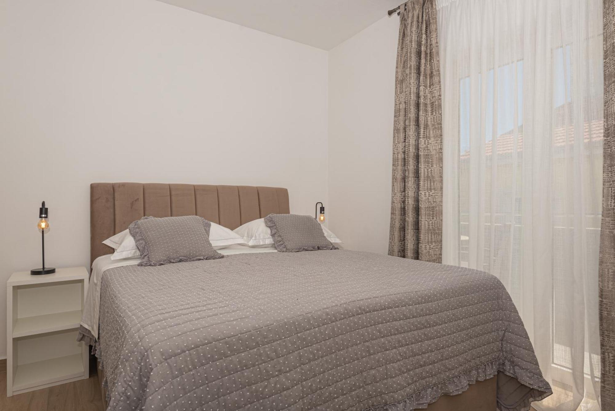 Apartments Lovric Βόντιτσε Εξωτερικό φωτογραφία