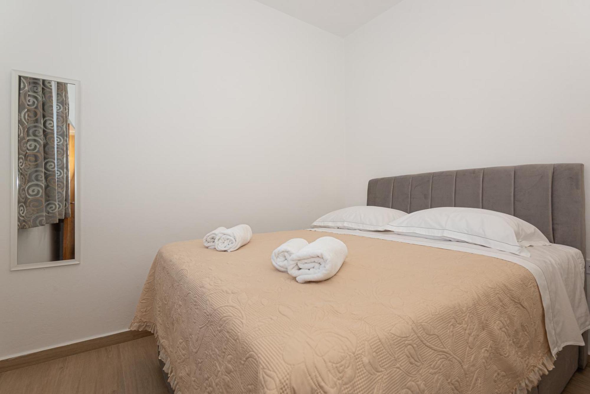 Apartments Lovric Βόντιτσε Εξωτερικό φωτογραφία